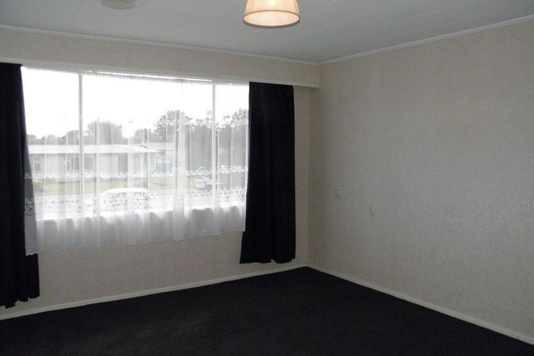Photo of property in 17 Grange Street, Winton, 9720