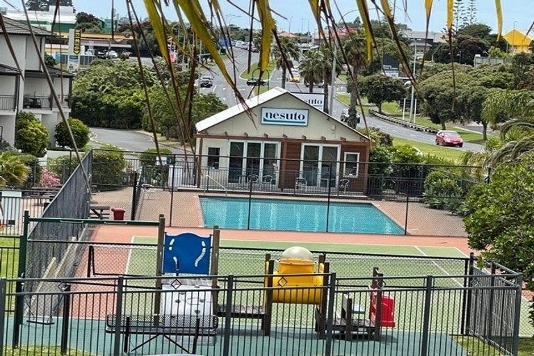 Photo of property in 3/23 Opito Way, East Tamaki, Auckland, 2013