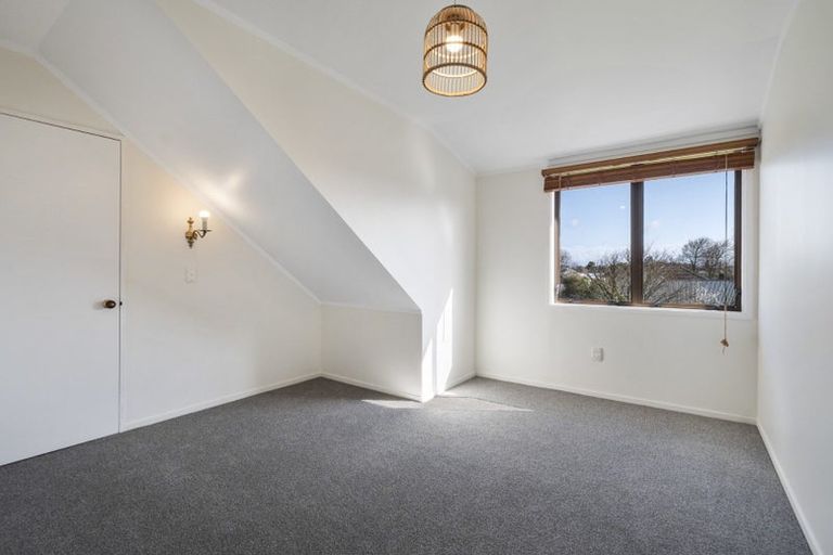 Photo of property in 41 Manapouri Crescent, Hokowhitu, Palmerston North, 4410