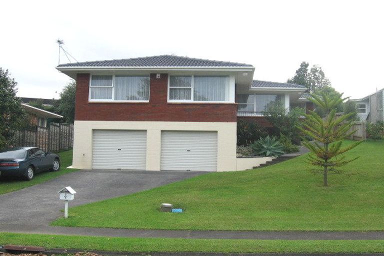 Photo of property in 9 Blue Gum Rise, Sunnyhills, Auckland, 2010
