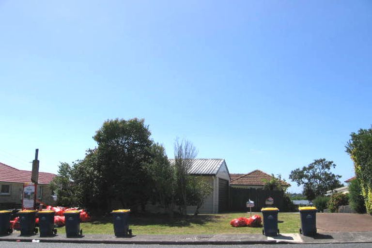 Photo of property in 10/61a Birkdale Road, Birkdale, Auckland, 0626