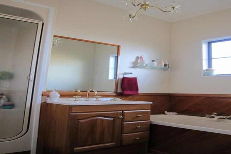 Photo of property in 66 Frobisher Street, Island Bay, Wellington, 6023