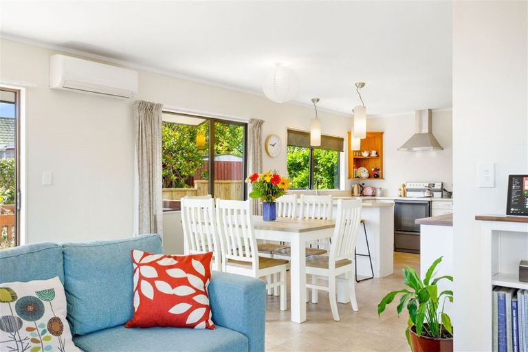 Photo of property in 4150a Great North Road, Glendene, Auckland, 0602