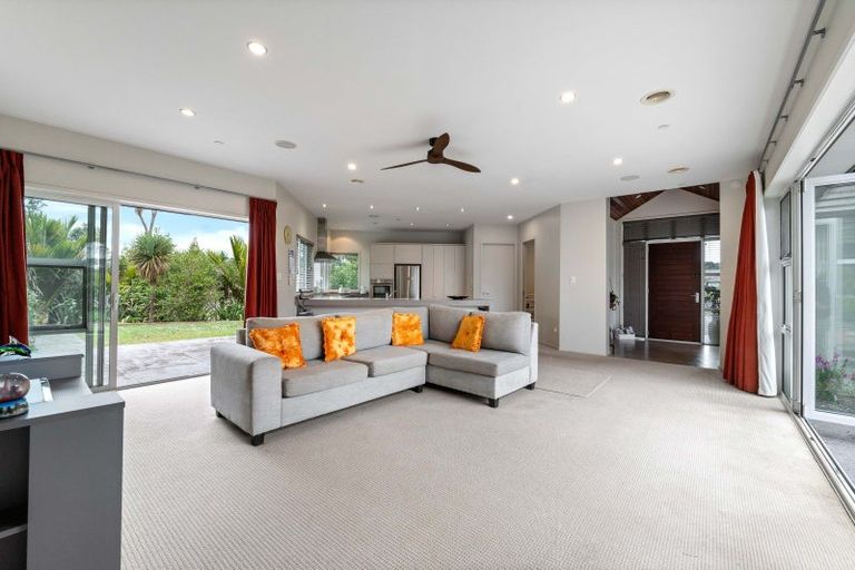 Photo of property in 4 Links Drive, Waiwhakaiho, New Plymouth, 4312