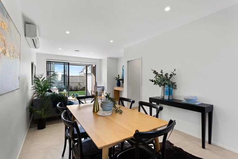 Photo of property in 38 Gosper Road, Takanini, 2112