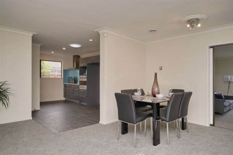 Photo of property in 8 Ridder Place, Halswell, Christchurch, 8025