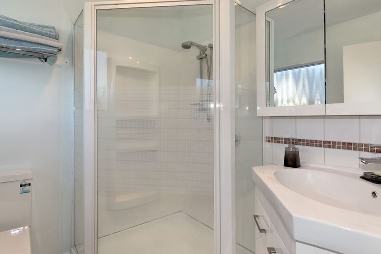 Photo of property in 14 Sailfish Drive, West Harbour, Auckland, 0618