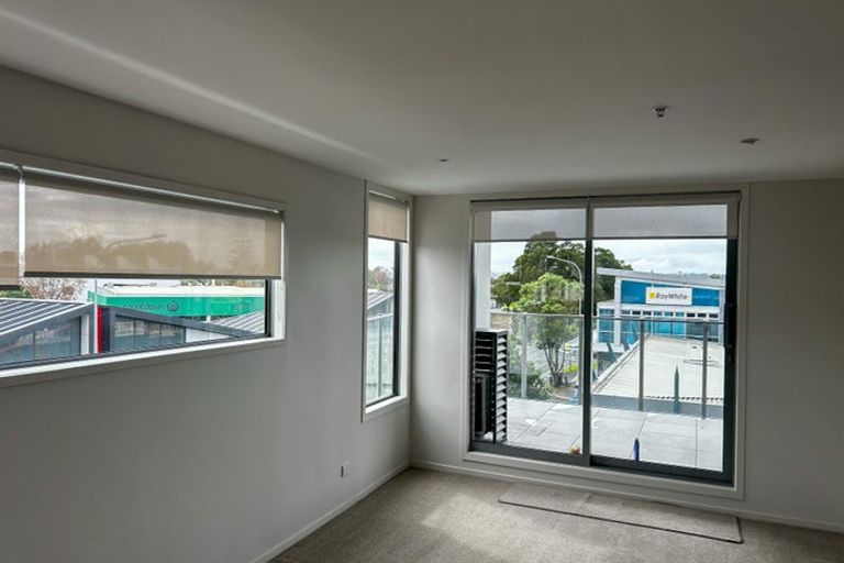 Photo of property in Bella Vista, 2d/84 Gunner Drive, Te Atatu Peninsula, Auckland, 0610