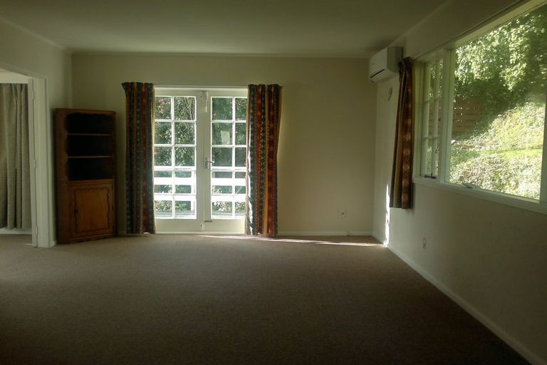 Photo of property in 31 Woodhouse Avenue, Karori, Wellington, 6012