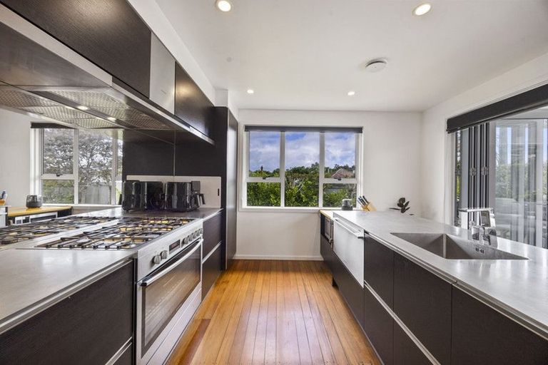 Photo of property in 2 Bideford Street, Brooklands, New Plymouth, 4310