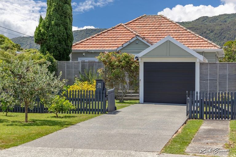 Photo of property in 1/25 Vincent Street, Waterloo, Lower Hutt, 5011