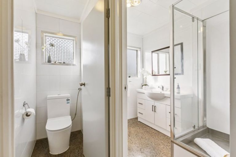 Photo of property in 21 Calthorp Close, Favona, Auckland, 2024