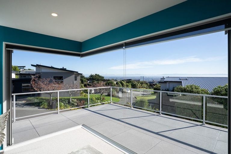 Photo of property in 16 Quarry Hill Terrace, Kennedys Bush, Christchurch, 8025