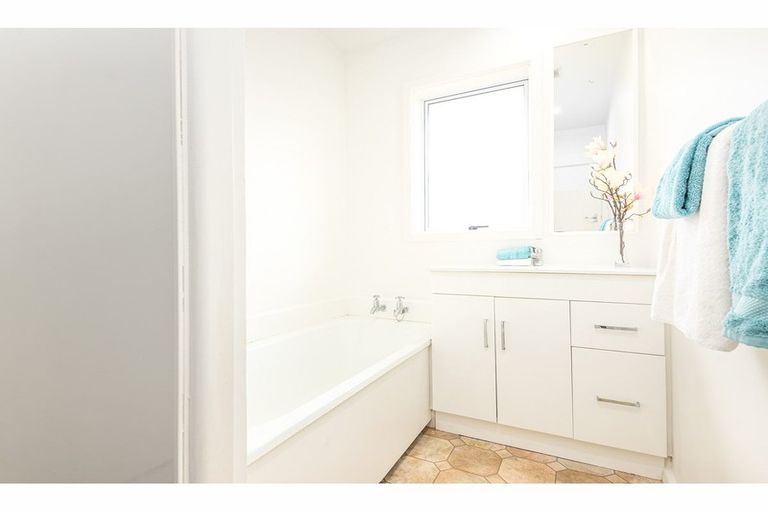 Photo of property in 13 Pembroke Street, Avondale, Christchurch, 8061