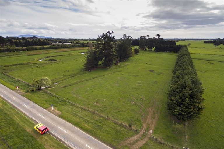 Photo of property in 193 Te Horo Hautere Cross Road, Hautere, Otaki, 5582