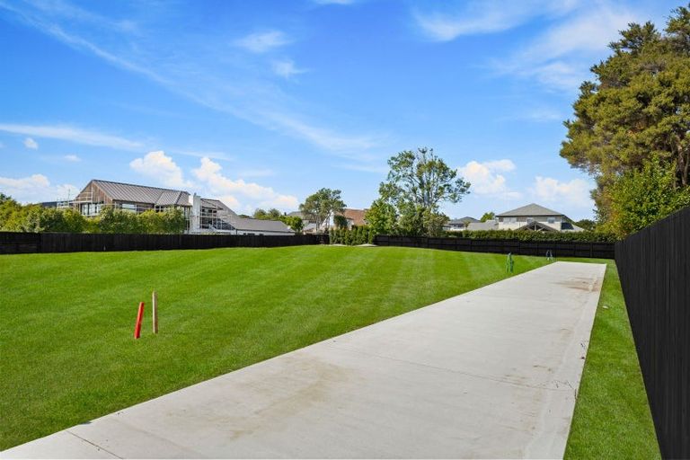 Photo of property in 11 Oscar Road, Greenhithe, Auckland, 0632