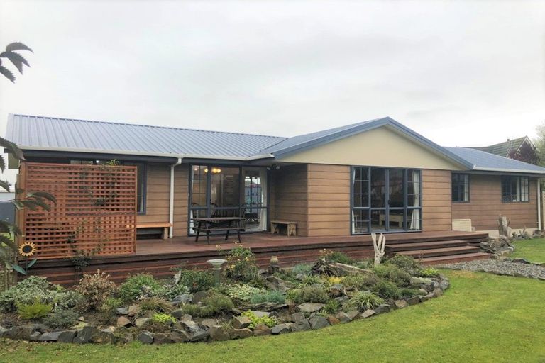 Photo of property in 11 Pitman Place, Waimate, 7924