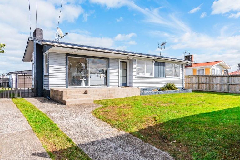 Photo of property in 37 Yvonne Street, Melville, Hamilton, 3206