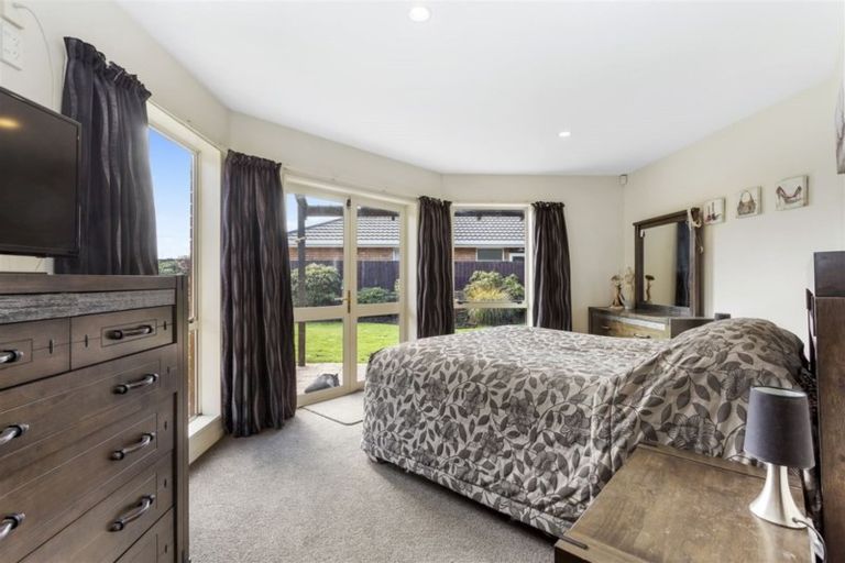 Photo of property in 17 Pearce Place, Kaiapoi, 7630