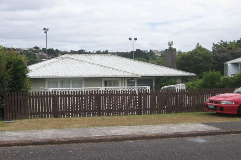 Photo of property in 2/21 Waverley Avenue, Glenfield, Auckland, 0629