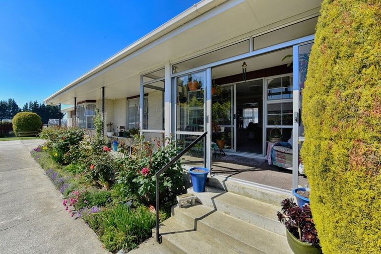 Photo of property in 125 Seaward Road, Edendale, 9825