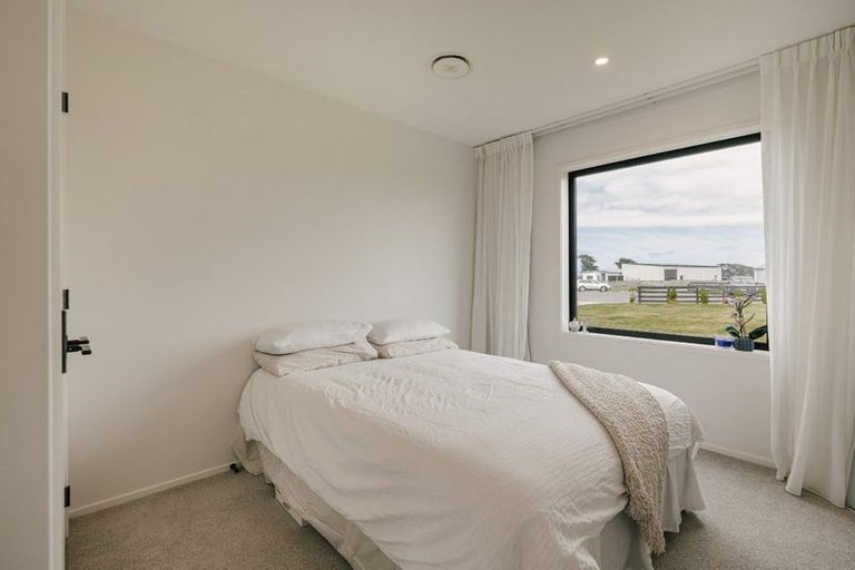 Photo of property in 16 Crown Lane, Rongotea, Palmerston North, 4473