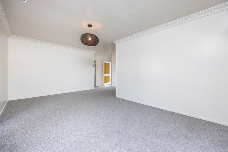 Photo of property in 15a Correa Court, Goodwood Heights, Auckland, 2105
