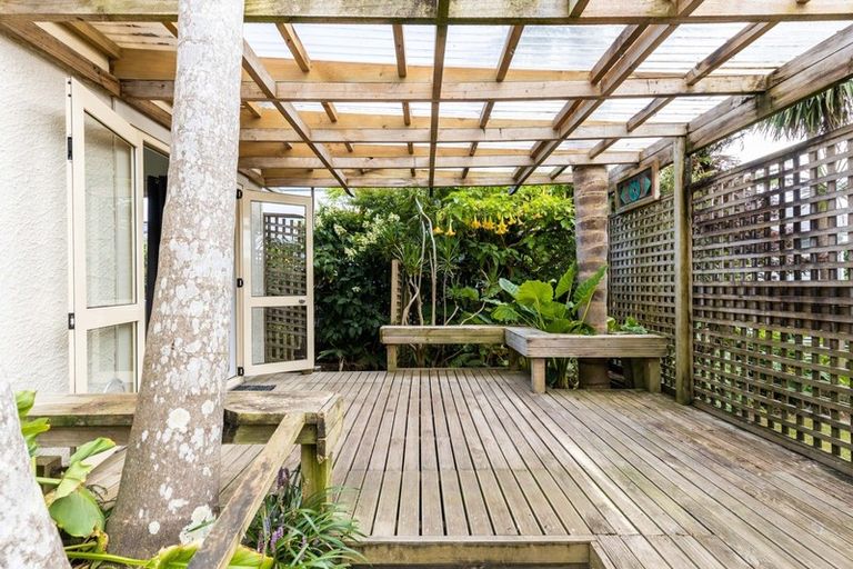 Photo of property in 65 Paynters Avenue, Strandon, New Plymouth, 4312