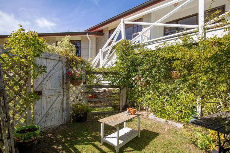 Photo of property in 10b Lanes Road, Bridge Hill, Alexandra, 9320