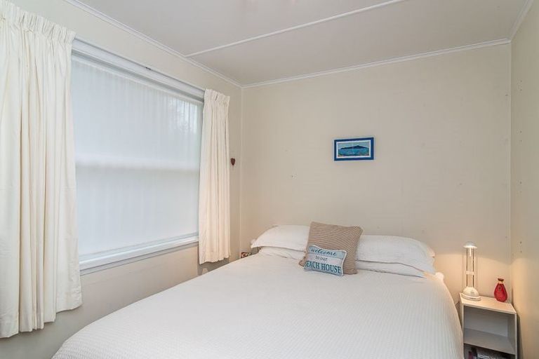 Photo of property in 59 Waimea Road, Waikanae Beach, Waikanae, 5036