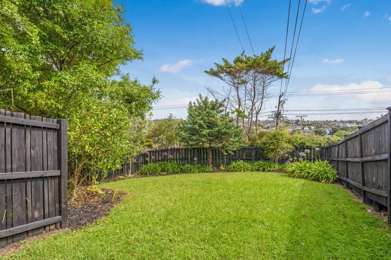 Photo of property in 1/461 Beach Road, Murrays Bay, Auckland, 0630