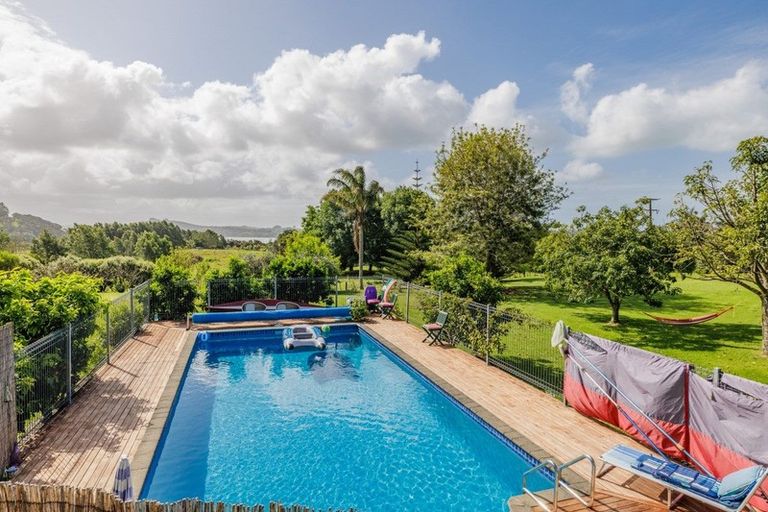 Photo of property in 98 Edmonds Road, Kerikeri, 0293