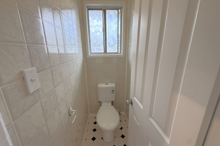 Photo of property in 9 William Souter Street, Forrest Hill, Auckland, 0620