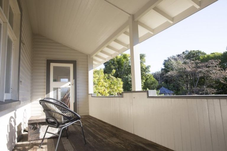 Photo of property in 45 Napier Terrace, Hospital Hill, Napier, 4110