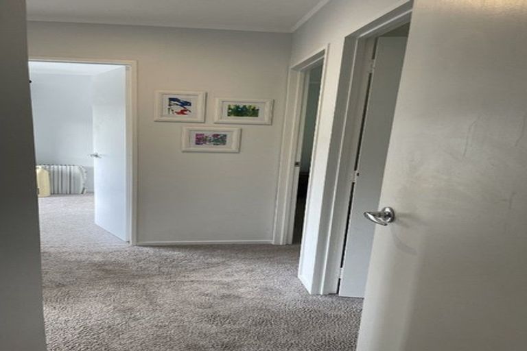 Photo of property in 1/38 Kaipatiki Road, Glenfield, Auckland, 0629