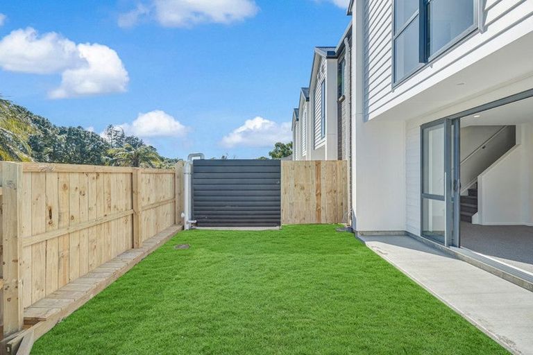 Photo of property in 11a Kelburn Lane, Mangere, Auckland, 2022