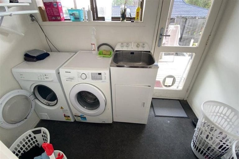 Photo of property in 859 Beach Road, Waiake, Auckland, 0630