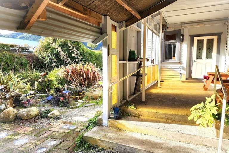 Photo of property in 24 Brodie Street, Blackball, 7804