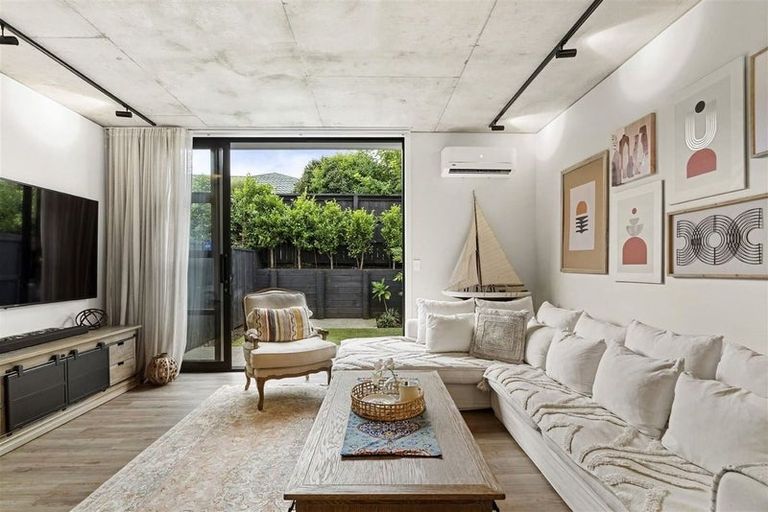 Photo of property in 7/4163 Great North Road, Glen Eden, Auckland, 0602