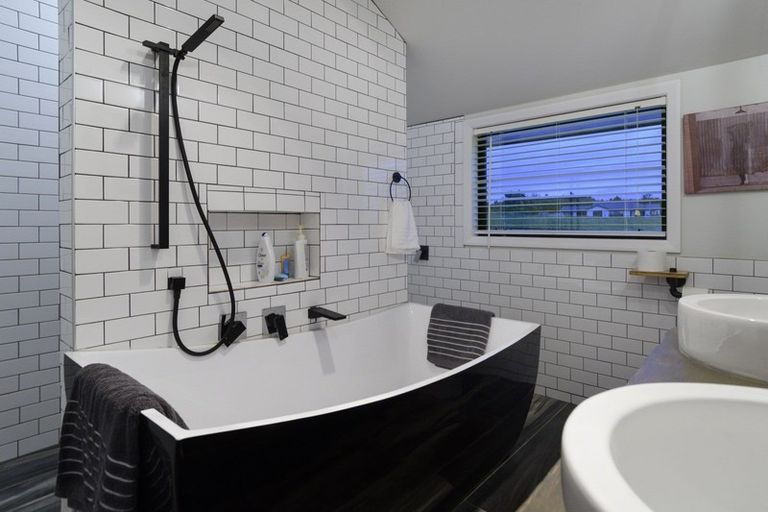 Photo of property in 17 Sarona Park Drive, Omanawa, Tauranga, 3171