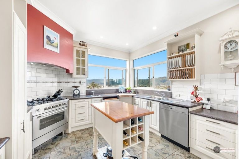 Photo of property in 11c Saint Johns Way, Normandale, Lower Hutt, 5010