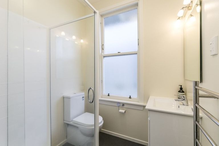 Photo of property in 91 Queens Drive, Lyall Bay, Wellington, 6022