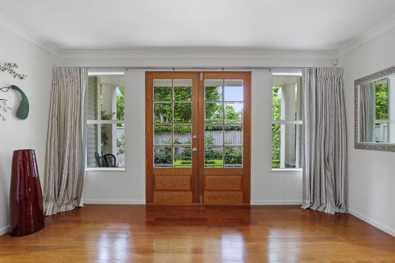 Photo of property in 9 Kereru Lane, Riccarton, Christchurch, 8011