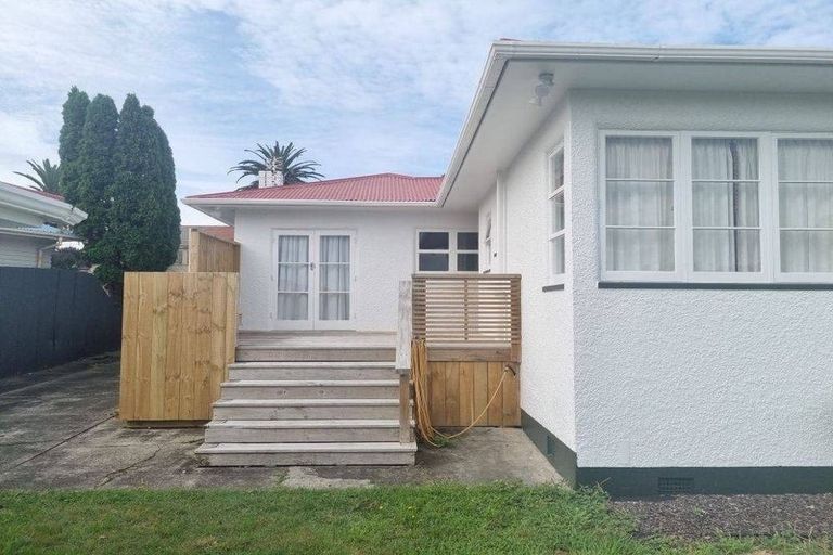 Photo of property in 68 Purnell Street, College Estate, Whanganui, 4500