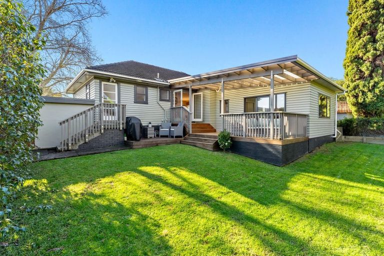 Photo of property in 14 Rosecamp Road, Beach Haven, Auckland, 0626