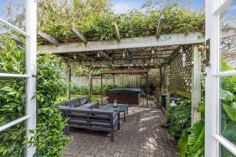 Photo of property in 702 Queen Street East, Parkvale, Hastings, 4122