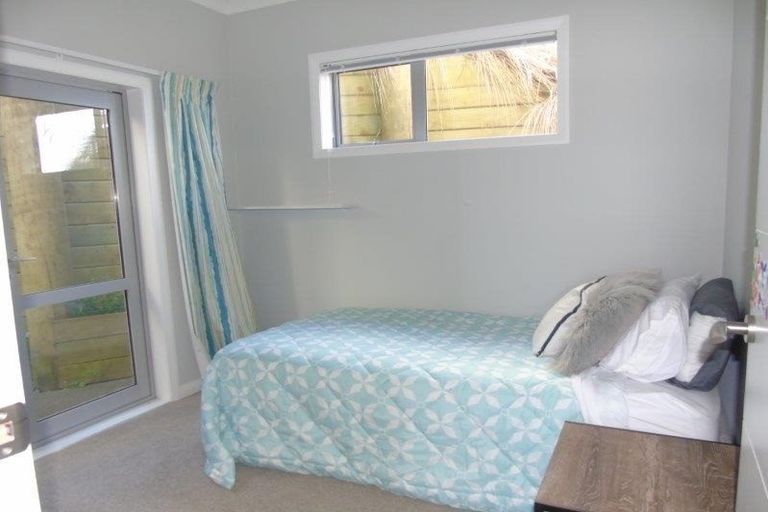 Photo of property in 118a Nicholson Road, Khandallah, Wellington, 6035