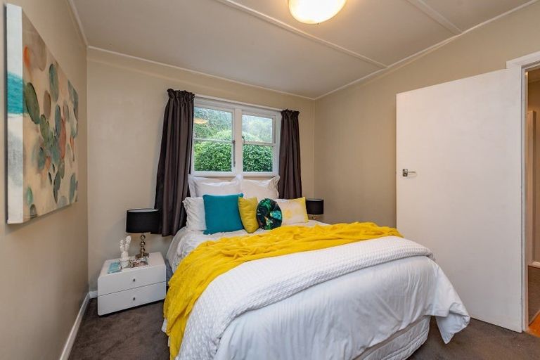 Photo of property in 19 Montgomery Avenue, Karori, Wellington, 6012