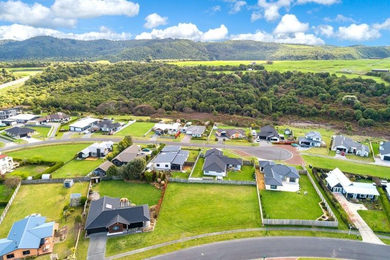 Photo of property in 68 Montgomery Crescent, Kinloch, Taupo, 3377