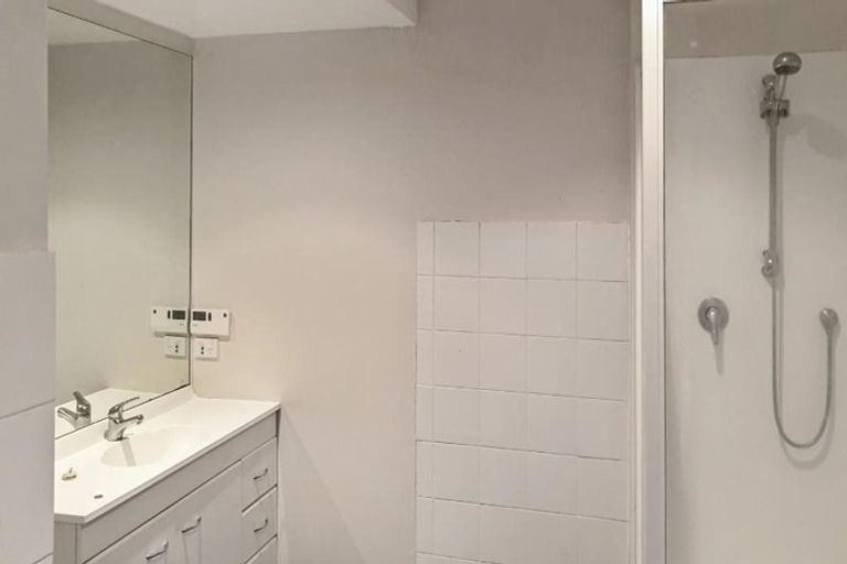 Photo of property in 1 Bunker Way, Strathmore Park, Wellington, 6022